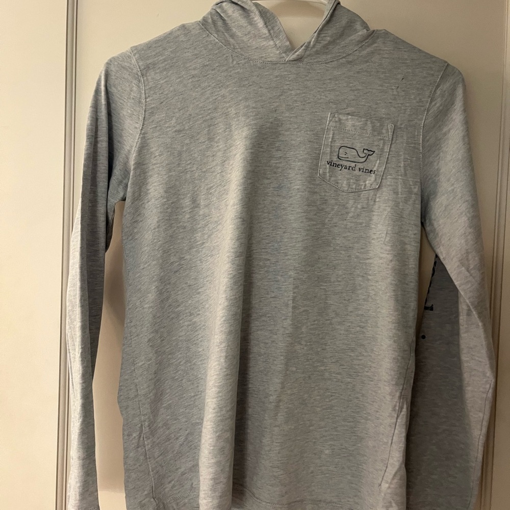 Vineyard vines Light blue long sleeve hooded tee with blue lettering